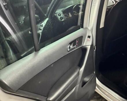 Серый Фольксваген Тигуан, объемом двигателя 2 л и пробегом 217 тыс. км за 12000 $, фото 8 на Automoto.ua