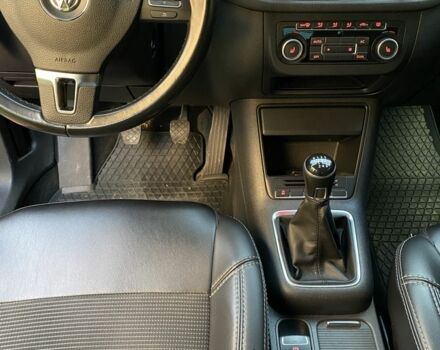 Серый Фольксваген Тигуан, объемом двигателя 1.4 л и пробегом 250 тыс. км за 10000 $, фото 6 на Automoto.ua