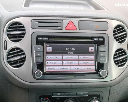 Сірий Фольксваген Тігуан, об'ємом двигуна 2 л та пробігом 189 тис. км за 10990 $, фото 22 на Automoto.ua