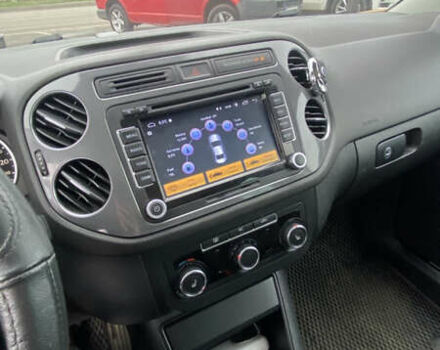 Серый Фольксваген Тигуан, объемом двигателя 1.98 л и пробегом 260 тыс. км за 11500 $, фото 23 на Automoto.ua