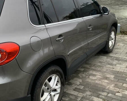 Серый Фольксваген Тигуан, объемом двигателя 1.98 л и пробегом 186 тыс. км за 11999 $, фото 3 на Automoto.ua