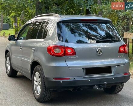 Серый Фольксваген Тигуан, объемом двигателя 2 л и пробегом 180 тыс. км за 11750 $, фото 6 на Automoto.ua