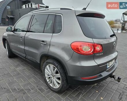 Сірий Фольксваген Тігуан, об'ємом двигуна 1.98 л та пробігом 194 тис. км за 10800 $, фото 6 на Automoto.ua