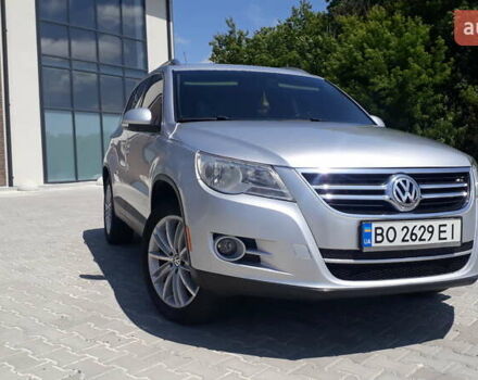 Серый Фольксваген Тигуан, объемом двигателя 1.98 л и пробегом 247 тыс. км за 12500 $, фото 2 на Automoto.ua