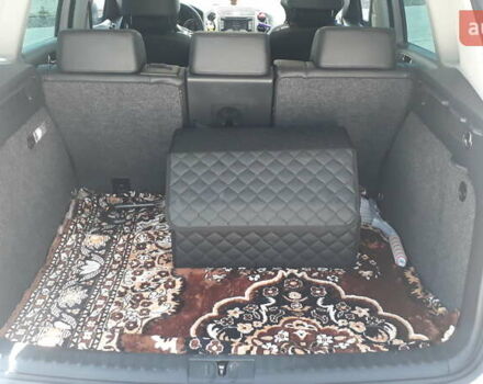 Серый Фольксваген Тигуан, объемом двигателя 1.98 л и пробегом 247 тыс. км за 12500 $, фото 9 на Automoto.ua