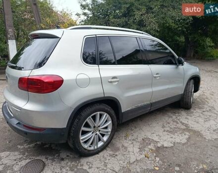 Серый Фольксваген Тигуан, объемом двигателя 1.98 л и пробегом 170 тыс. км за 10500 $, фото 1 на Automoto.ua