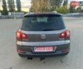 Сірий Фольксваген Тігуан, об'ємом двигуна 2 л та пробігом 230 тис. км за 12900 $, фото 14 на Automoto.ua