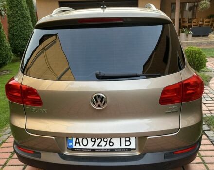 Серый Фольксваген Тигуан, объемом двигателя 1.4 л и пробегом 250 тыс. км за 10000 $, фото 3 на Automoto.ua