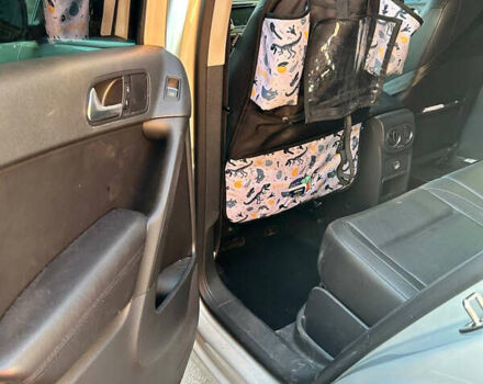 Серый Фольксваген Тигуан, объемом двигателя 1.98 л и пробегом 199 тыс. км за 9400 $, фото 4 на Automoto.ua