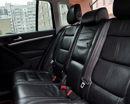 Сірий Фольксваген Тігуан, об'ємом двигуна 1.98 л та пробігом 225 тис. км за 10400 $, фото 12 на Automoto.ua