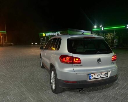 Сірий Фольксваген Тігуан, об'ємом двигуна 2 л та пробігом 241 тис. км за 9300 $, фото 6 на Automoto.ua