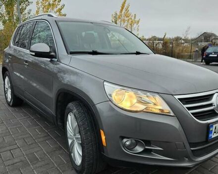 Сірий Фольксваген Тігуан, об'ємом двигуна 1.98 л та пробігом 194 тис. км за 10800 $, фото 1 на Automoto.ua