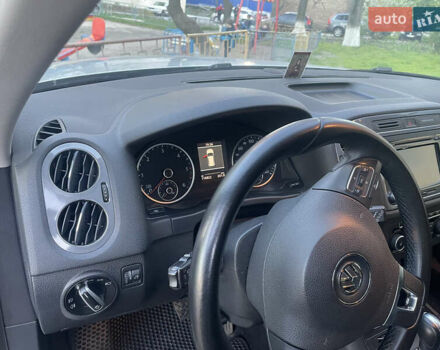 Серый Фольксваген Тигуан, объемом двигателя 2 л и пробегом 160 тыс. км за 17500 $, фото 5 на Automoto.ua