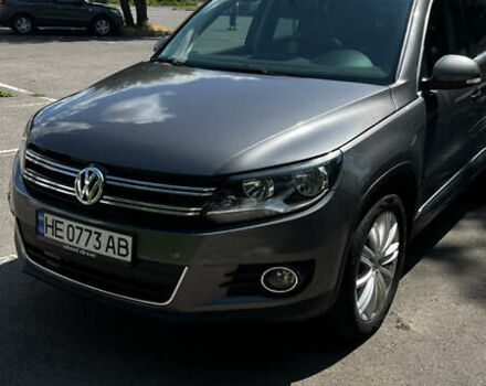 Серый Фольксваген Тигуан, объемом двигателя 1.98 л и пробегом 258 тыс. км за 10500 $, фото 1 на Automoto.ua