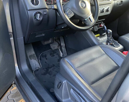 Серый Фольксваген Тигуан, объемом двигателя 2 л и пробегом 289 тыс. км за 10799 $, фото 6 на Automoto.ua