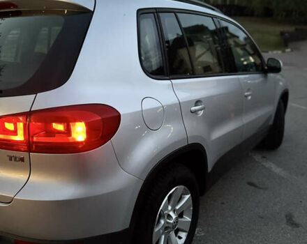 Серый Фольксваген Тигуан, объемом двигателя 1.97 л и пробегом 208 тыс. км за 16500 $, фото 5 на Automoto.ua