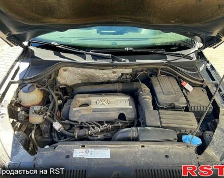 Серый Фольксваген Тигуан, объемом двигателя 2 л и пробегом 223 тыс. км за 12000 $, фото 8 на Automoto.ua