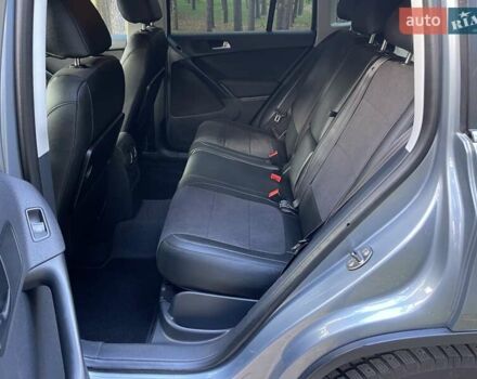 Серый Фольксваген Тигуан, объемом двигателя 2 л и пробегом 180 тыс. км за 11750 $, фото 15 на Automoto.ua