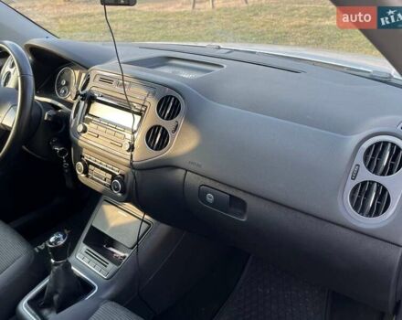 Сірий Фольксваген Тігуан, об'ємом двигуна 1.39 л та пробігом 177 тис. км за 9800 $, фото 14 на Automoto.ua