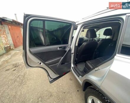 Серый Фольксваген Тигуан, объемом двигателя 1.98 л и пробегом 228 тыс. км за 9000 $, фото 22 на Automoto.ua