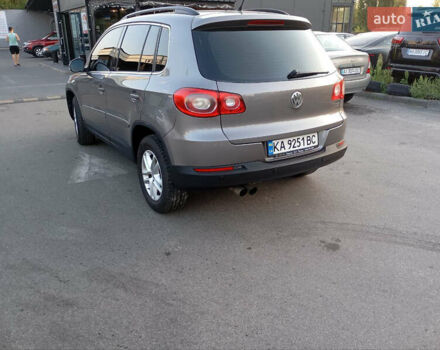 Сірий Фольксваген Тігуан, об'ємом двигуна 2 л та пробігом 298 тис. км за 13000 $, фото 7 на Automoto.ua