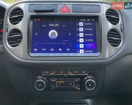 Серый Фольксваген Тигуан, объемом двигателя 2 л и пробегом 180 тыс. км за 11750 $, фото 29 на Automoto.ua