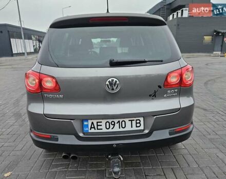 Сірий Фольксваген Тігуан, об'ємом двигуна 1.98 л та пробігом 194 тис. км за 10800 $, фото 2 на Automoto.ua