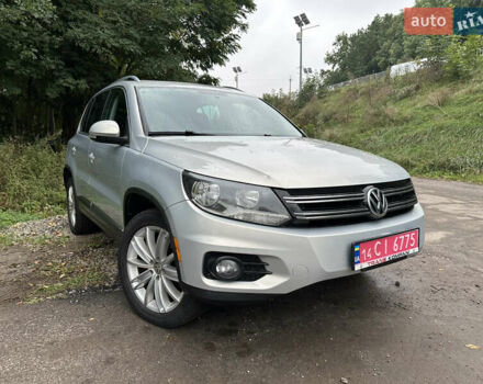 Сірий Фольксваген Тігуан, об'ємом двигуна 2 л та пробігом 272 тис. км за 9499 $, фото 1 на Automoto.ua
