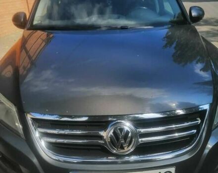 Серый Фольксваген Тигуан, объемом двигателя 1.97 л и пробегом 412 тыс. км за 10000 $, фото 1 на Automoto.ua