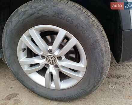 Серый Фольксваген Тигуан, объемом двигателя 1.98 л и пробегом 132 тыс. км за 12500 $, фото 12 на Automoto.ua
