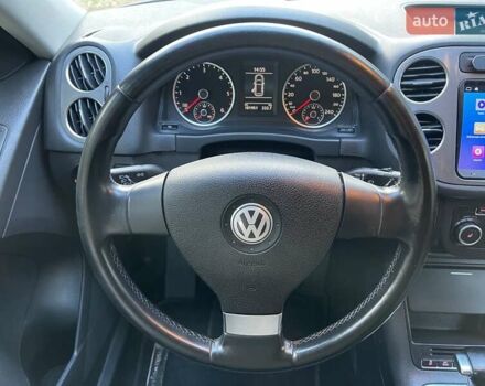 Серый Фольксваген Тигуан, объемом двигателя 2 л и пробегом 180 тыс. км за 11999 $, фото 19 на Automoto.ua