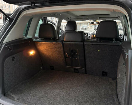 Сірий Фольксваген Тігуан, об'ємом двигуна 1.98 л та пробігом 225 тис. км за 10400 $, фото 13 на Automoto.ua