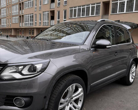 Сірий Фольксваген Тігуан, об'ємом двигуна 1.98 л та пробігом 225 тис. км за 10400 $, фото 1 на Automoto.ua