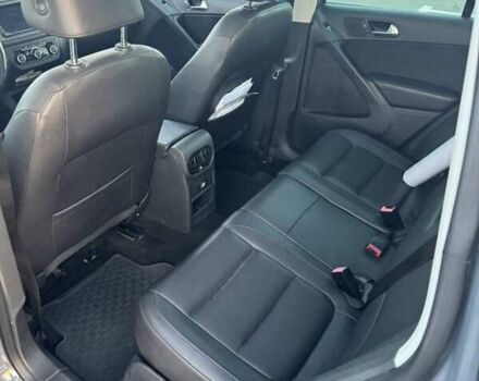 Серый Фольксваген Тигуан, объемом двигателя 1.98 л и пробегом 260 тыс. км за 8300 $, фото 3 на Automoto.ua