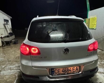 Серый Фольксваген Тигуан, объемом двигателя 2 л и пробегом 217 тыс. км за 12000 $, фото 3 на Automoto.ua