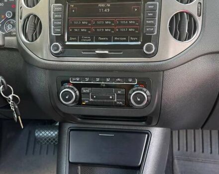 Сірий Фольксваген Тігуан, об'ємом двигуна 1.97 л та пробігом 385 тис. км за 13000 $, фото 1 на Automoto.ua