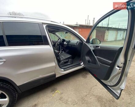 Серый Фольксваген Тигуан, объемом двигателя 1.98 л и пробегом 228 тыс. км за 9000 $, фото 24 на Automoto.ua