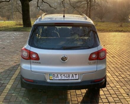 Серый Фольксваген Тигуан, объемом двигателя 2 л и пробегом 183 тыс. км за 10700 $, фото 4 на Automoto.ua