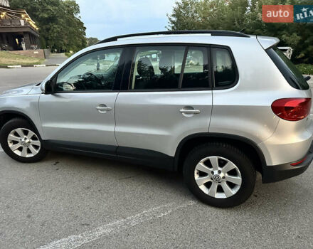 Серый Фольксваген Тигуан, объемом двигателя 1.97 л и пробегом 208 тыс. км за 16500 $, фото 4 на Automoto.ua