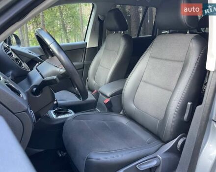 Серый Фольксваген Тигуан, объемом двигателя 2 л и пробегом 180 тыс. км за 11750 $, фото 12 на Automoto.ua