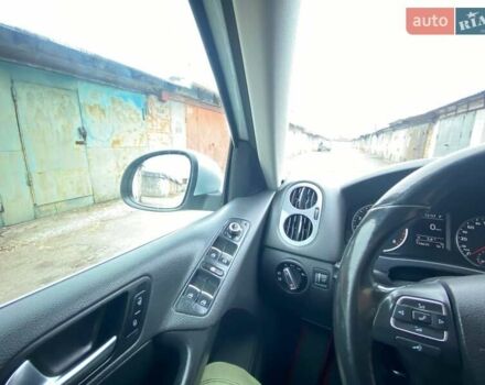 Серый Фольксваген Тигуан, объемом двигателя 1.98 л и пробегом 228 тыс. км за 9000 $, фото 16 на Automoto.ua