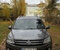 Сірий Фольксваген Тігуан, об'ємом двигуна 2 л та пробігом 242 тис. км за 9300 $, фото 1 на Automoto.ua