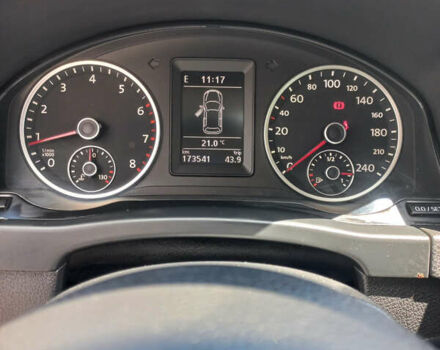 Сірий Фольксваген Тігуан, об'ємом двигуна 2 л та пробігом 999 тис. км за 12000 $, фото 3 на Automoto.ua