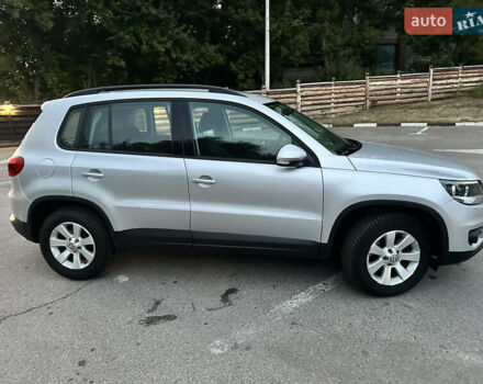 Серый Фольксваген Тигуан, объемом двигателя 1.97 л и пробегом 208 тыс. км за 16500 $, фото 3 на Automoto.ua