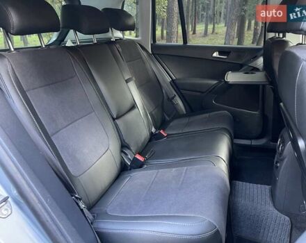 Серый Фольксваген Тигуан, объемом двигателя 2 л и пробегом 180 тыс. км за 11750 $, фото 24 на Automoto.ua