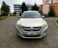 Сірий Фольксваген Тігуан, об'ємом двигуна 2 л та пробігом 221 тис. км за 11800 $, фото 2 на Automoto.ua