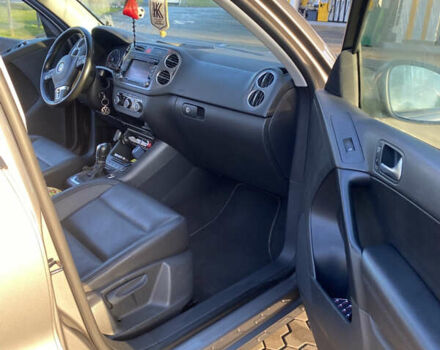 Серый Фольксваген Тигуан, объемом двигателя 2 л и пробегом 289 тыс. км за 10799 $, фото 7 на Automoto.ua