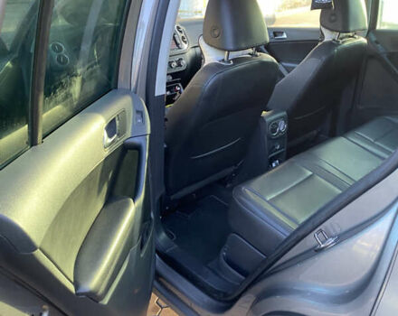 Серый Фольксваген Тигуан, объемом двигателя 2 л и пробегом 289 тыс. км за 10799 $, фото 8 на Automoto.ua