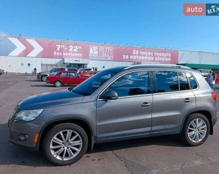 Серый Фольксваген Тигуан, объемом двигателя 1.98 л и пробегом 165 тыс. км за 11700 $, фото 4 на Automoto.ua
