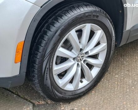 Сірий Фольксваген Тігуан, об'ємом двигуна 2 л та пробігом 189 тис. км за 10990 $, фото 4 на Automoto.ua